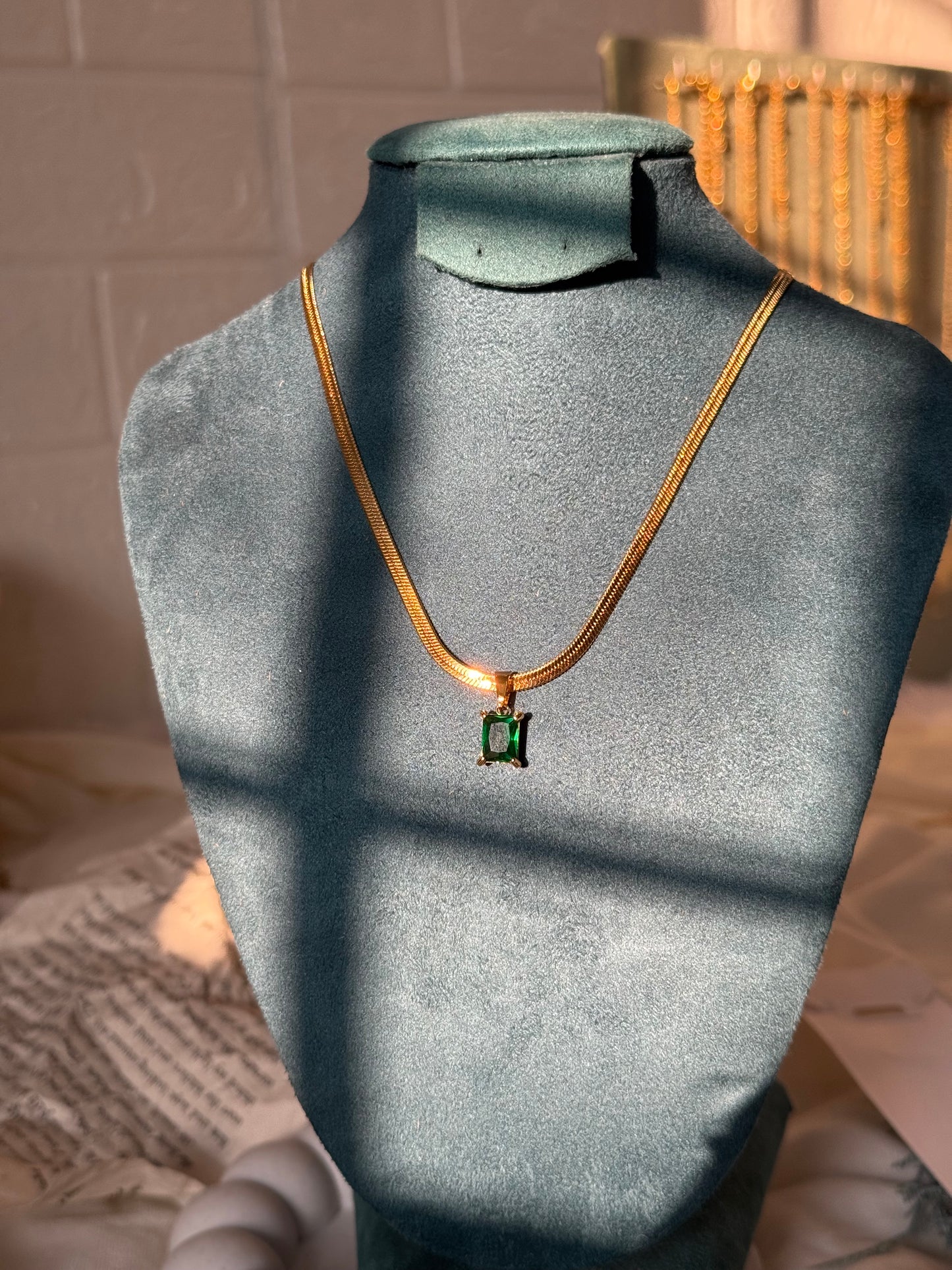 Snake chain with pendant