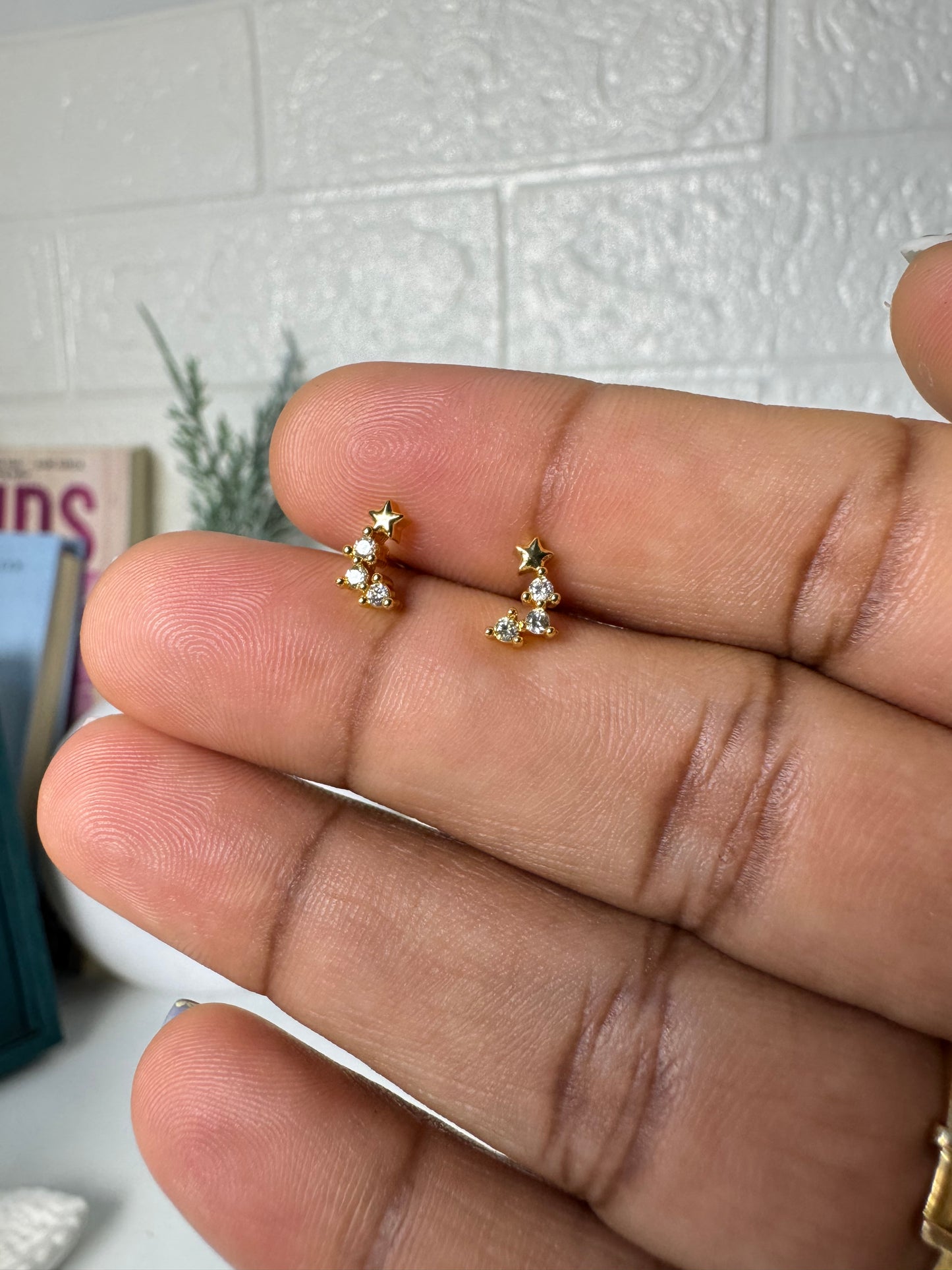 Solid Star Wave _ Ball Back Stud 11