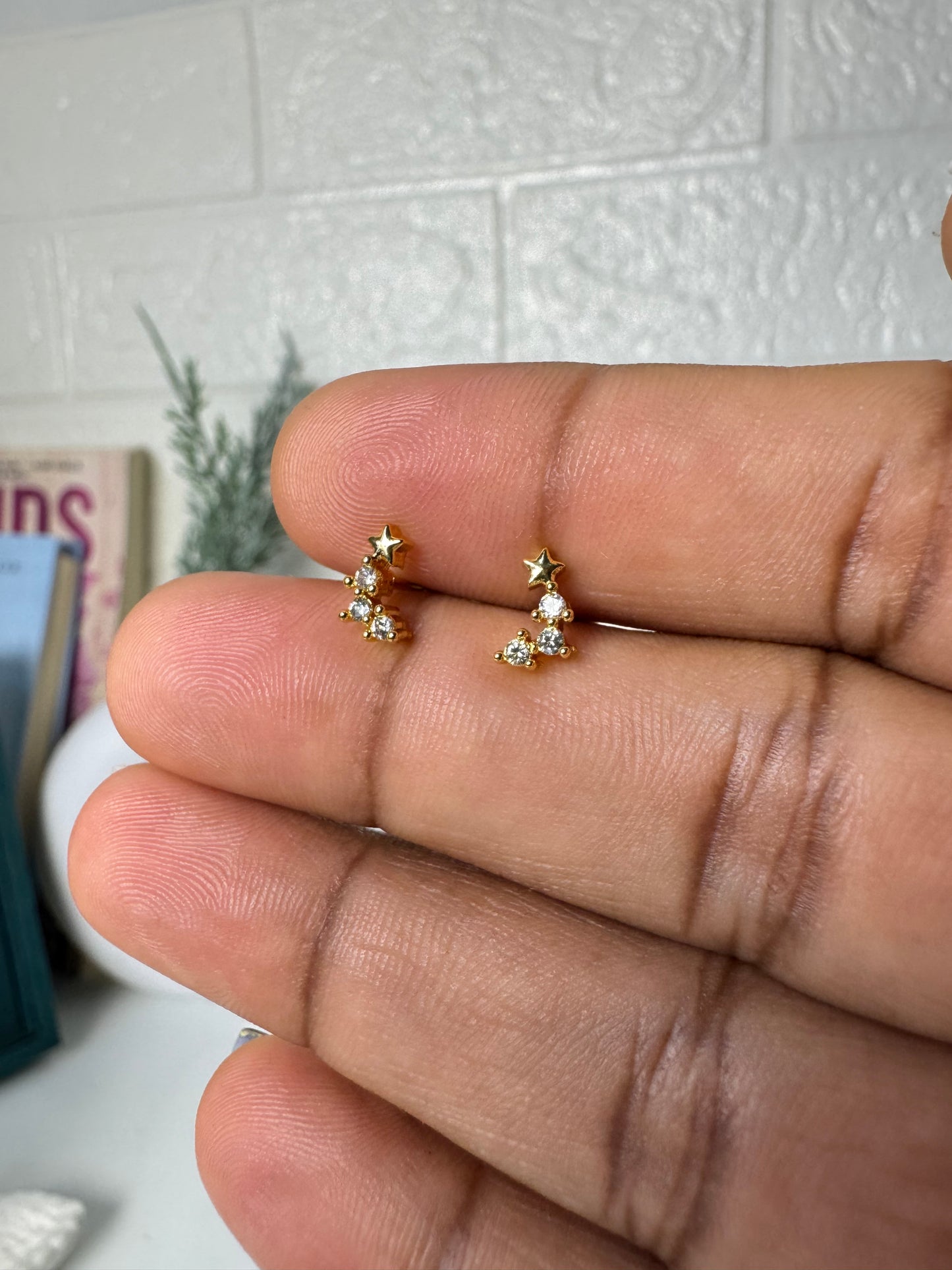 Solid Star Wave _ Ball Back Stud 11