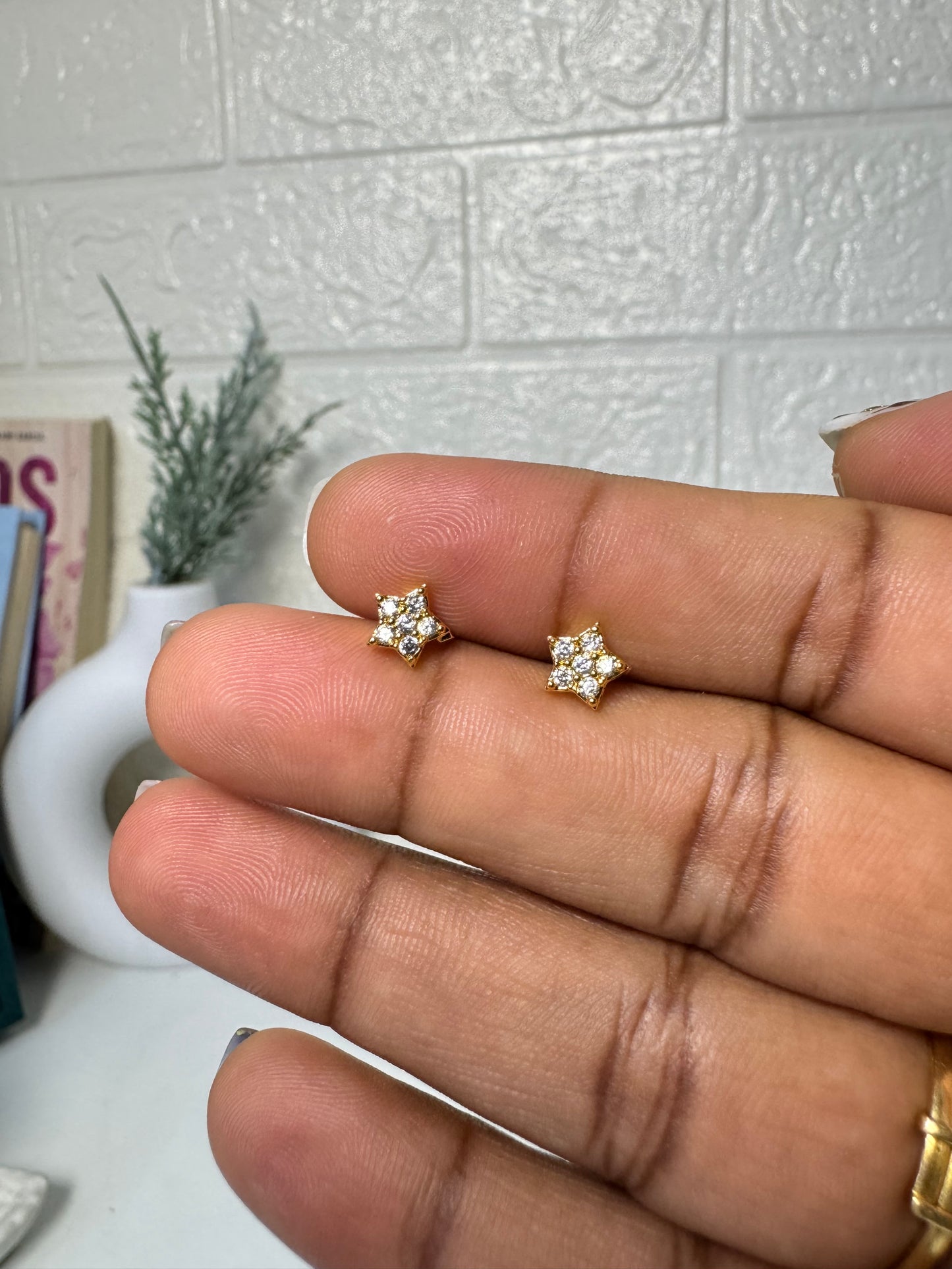 Sparkling Star _ Ball Back Stud 10