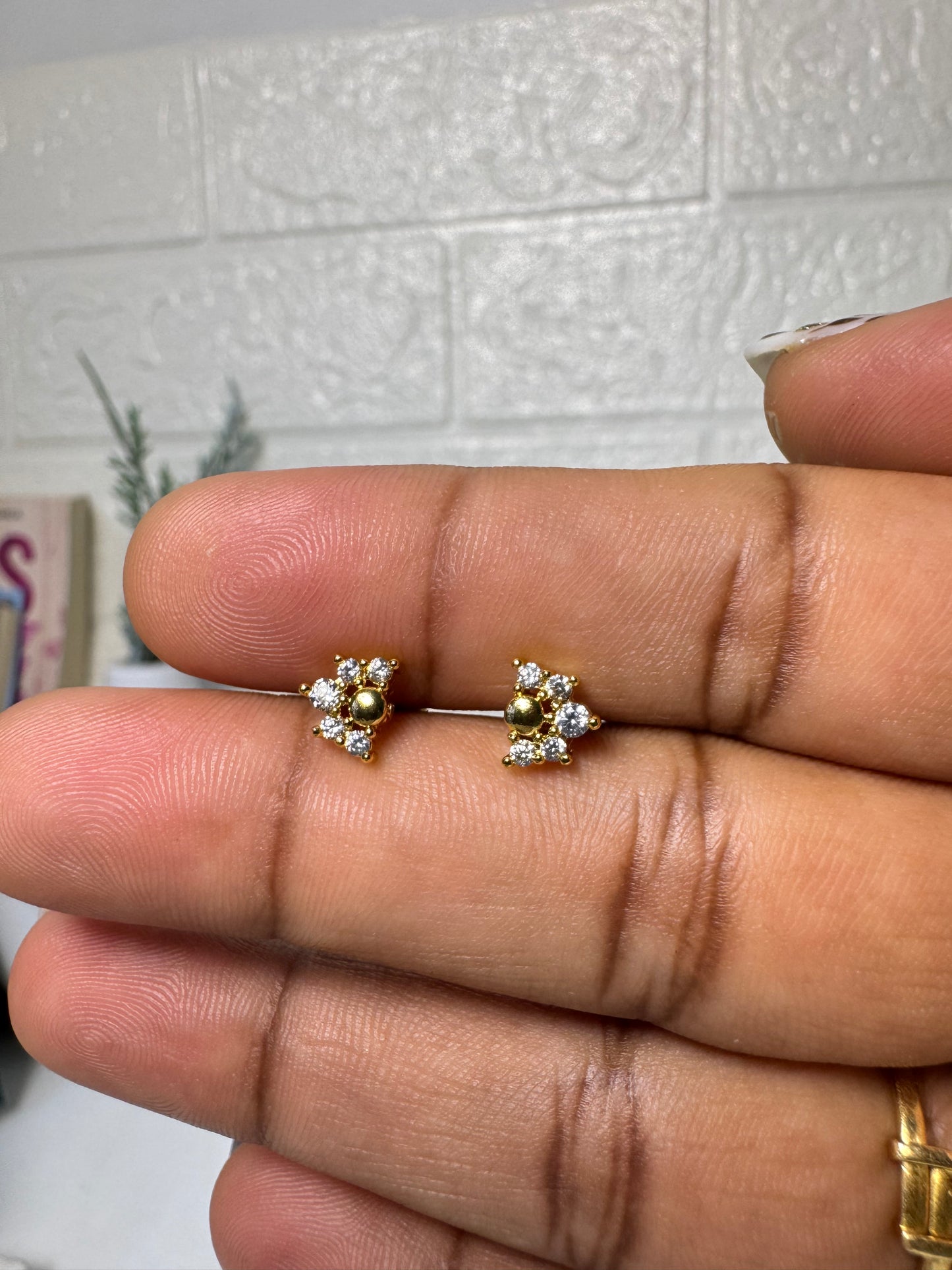 Half Flower _ Ball Back Stud 06