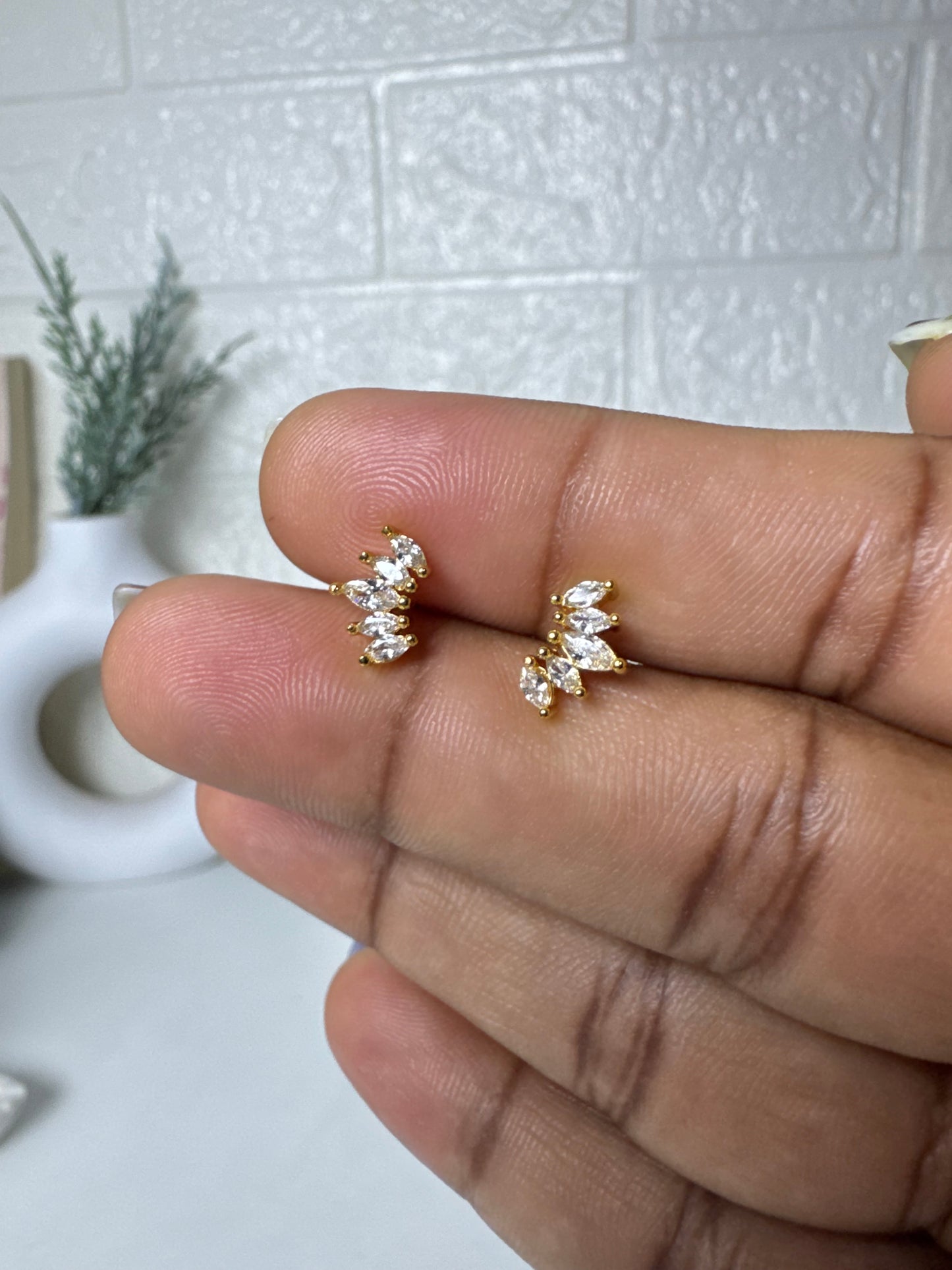 Crown Ball Back Helix Stud