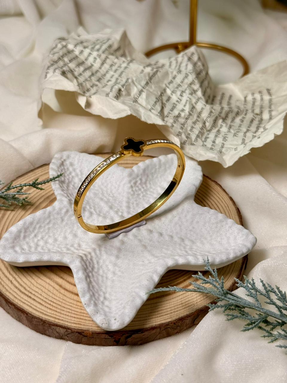 Premium Single Clover - Black