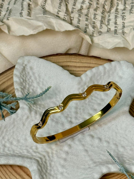 Wavy Sparkle Bangle